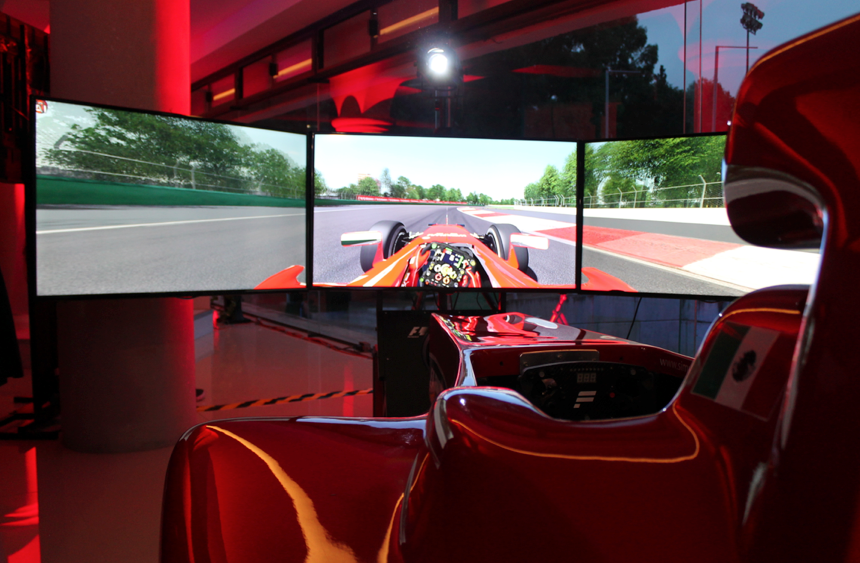 Un simulador de la F1 en la Fan Zone de la Fórmula 1 en la CDMX.